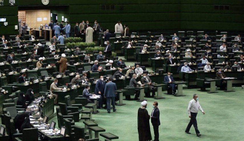 برلمان ايران يصادق على تخصيص 9 مليارات دولار لتزويد البلاد بأدوية وسلع أساسية