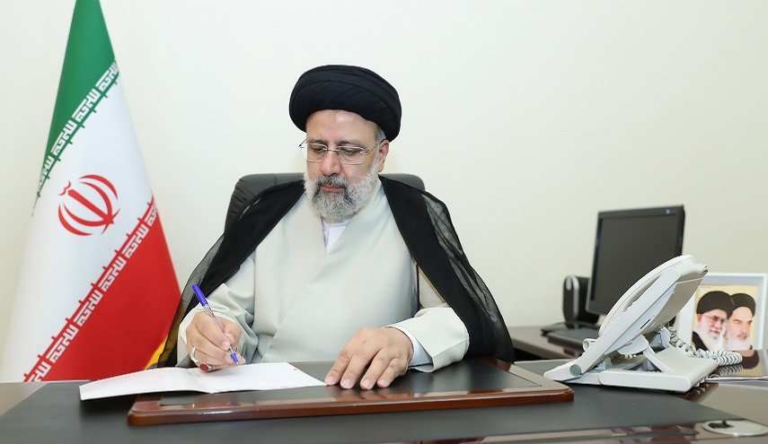 الرئيس الإيراني يوعز بإعداد خطة الاستراتيجية الصناعية للبلاد