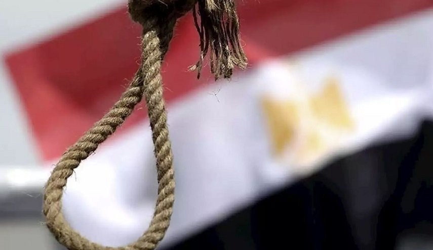 محكمة مصرية تقضي بإعدام مواطن ونجله!

