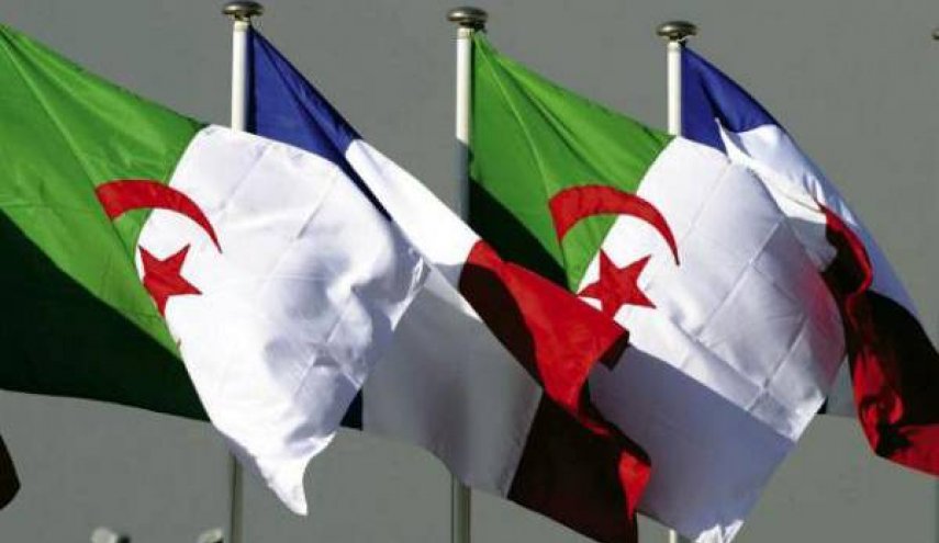 الجزائر تسمح من جديد بمرور طائرات عسكرية فرنسية فوق أراضيها لأول مرة منذ تشرين الأول الماضي