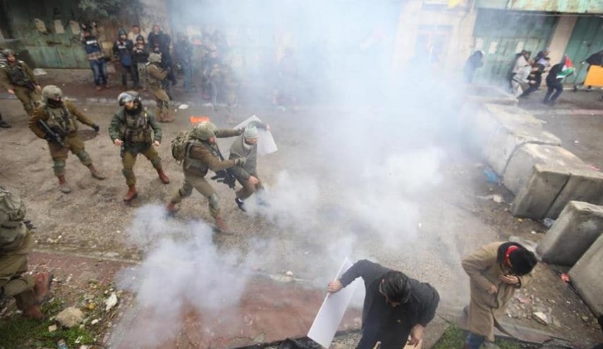 عشرات الاصابات خلال مواجهات عنيفة مع الاحتلال في الضفة