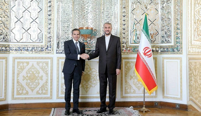 أوليانوف: زيارة غروسي لإيران كانت ناجحة