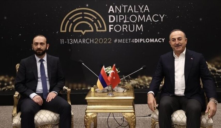 دیدار وزرای خارجه ترکیه و ارمنستان در راستای بهبود روابط