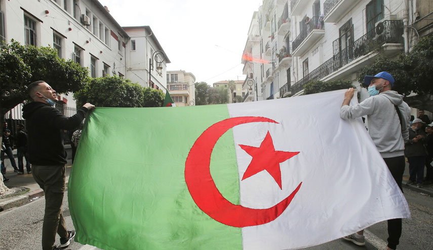 الجزائر تعلن توقيف 11 شخصا يدعمون الجماعات الإرهابية