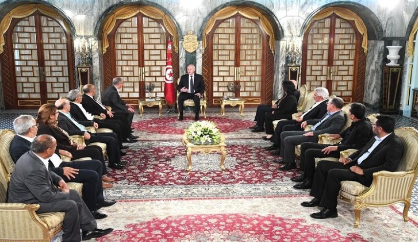 الرئيس التونسي: الحوار لا يمكن أن يكون مع الانقلابيين