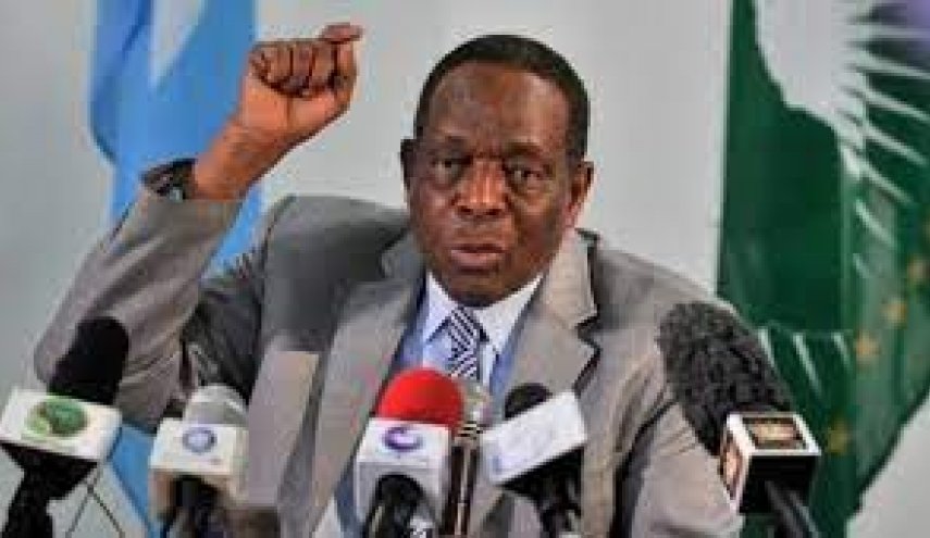 الحكومة الصومالية تطرد رئيس بعثة الاتحاد الأفريقي 