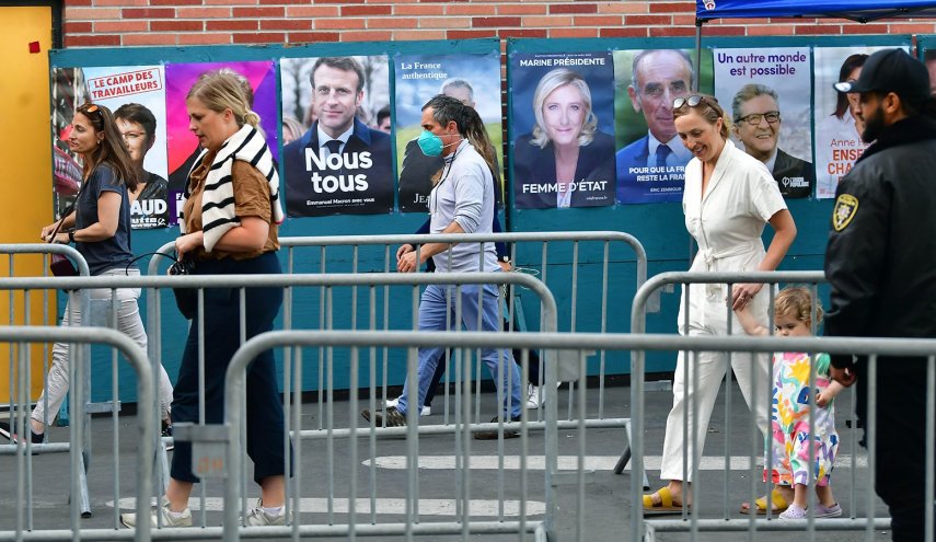 ماكرون يواجه منافسة شرسة في انتخابات الرئاسة الفرنسية اليوم