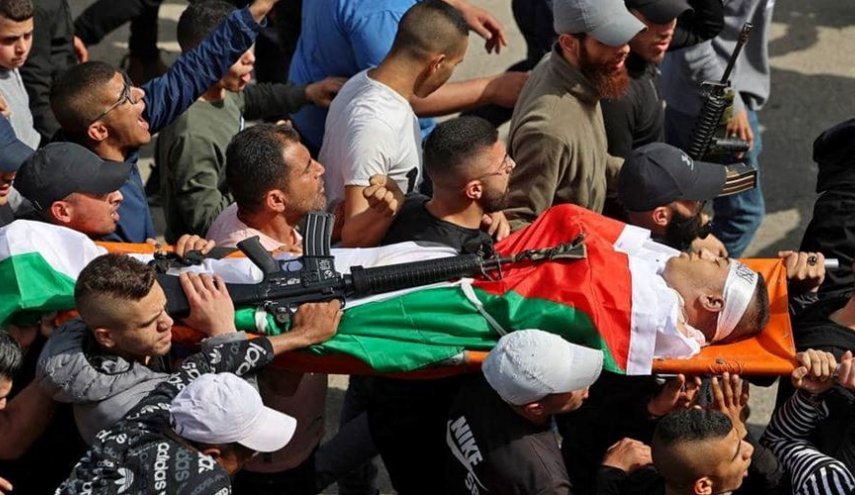 هزاران فلسطینی پیکر شهید زکارنه را تشییع کردند