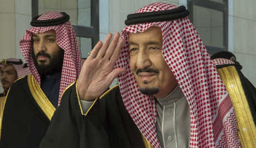الملك السعودي وولي عهده يهنئان رئيس الوزراء الباكستاني الجديد
