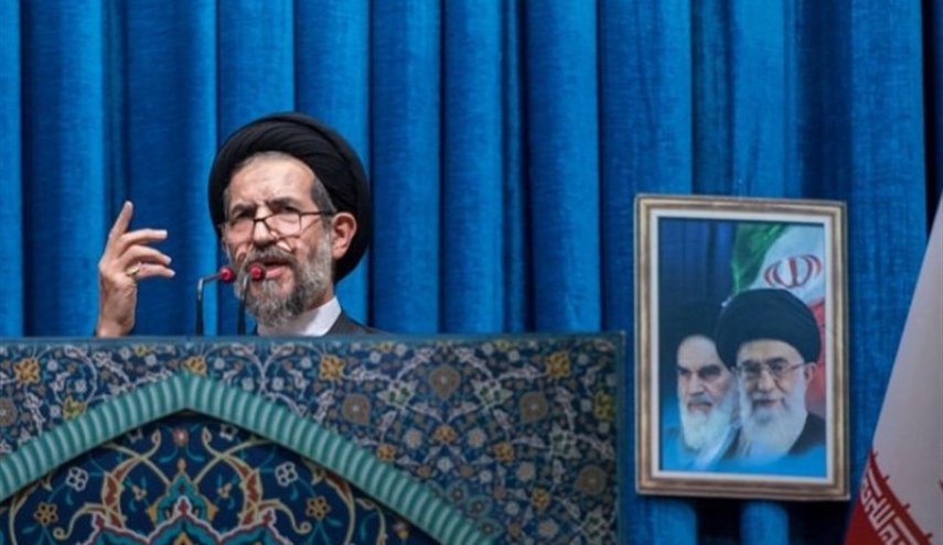 امام جمعة طهران: القوات المسلحة جعلت ايران رمزا للقوة والأمن