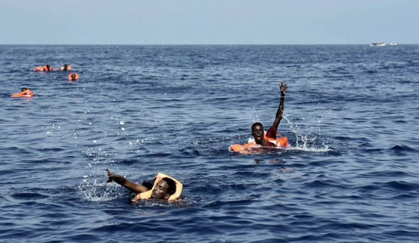 وفاة وفقدان 35 مهاجرا إثر غرق قاربهم قبالة ليبيا