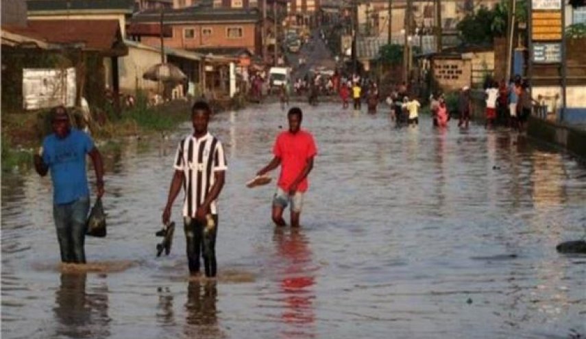 ارتفاع ضحايا الفيضانات إلى 443 قتيلاً في جنوب أفريقيا