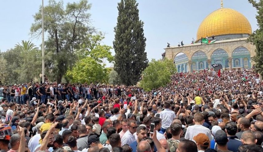 تجمع ده‌ها هزار فلسطینی در مسجدالاقصی