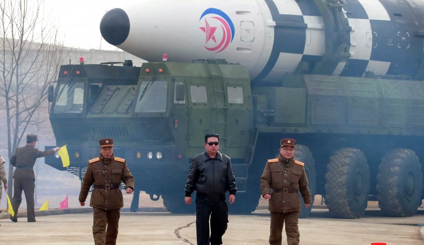 كوريا الشمالية تجري مساء اليوم عرضا عسكريا لأحدث صواريخها
