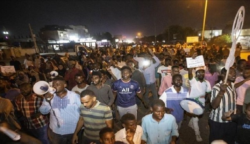 تظاهرات حاشدة في الخرطوم مطالبة بالحكم المدني و