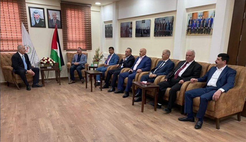سفير روسيا لدى السلطة الفلسطينية يزور الخليل 