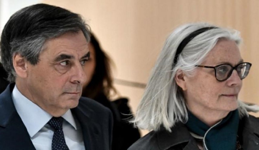 محکومیت نخست وزیر سابق فرانسه به ۴ سال زندان
