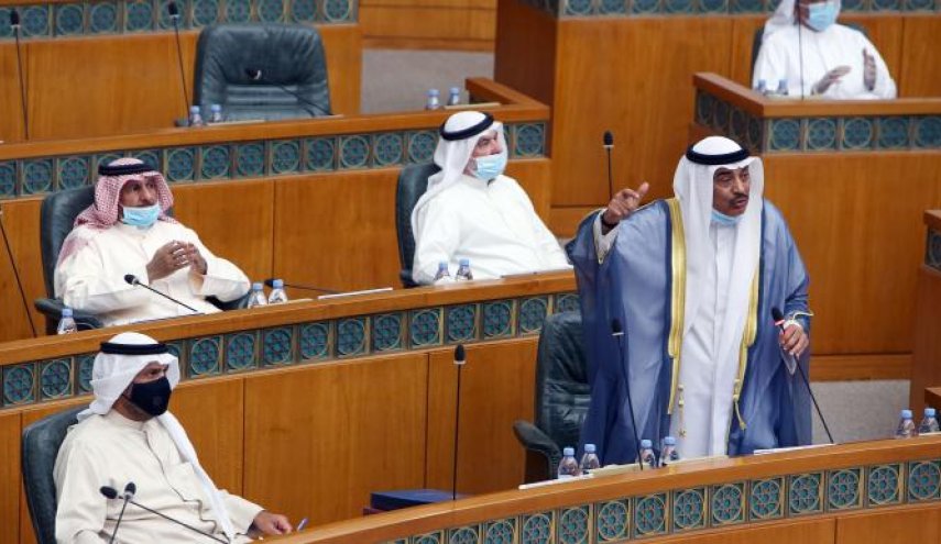 ولیعهد کویت سرانجام استعفای دولت را پذیرفت
