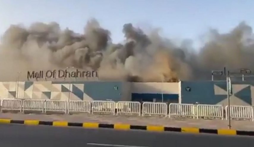 آتش‌سوزی در مجتمعی تجاری در عربستان سعودی+ویدئو
