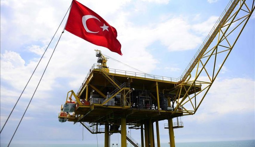 تركيا تجري عملية تنقيب عن النفط على الحدود السورية   