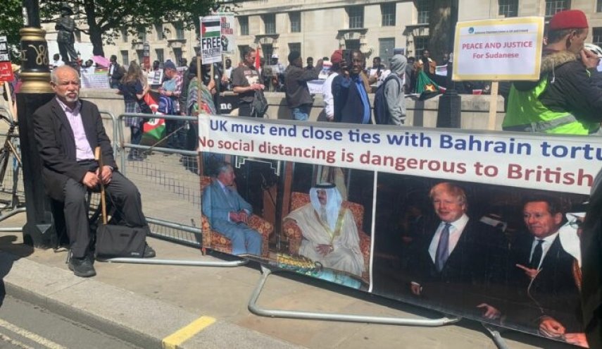 محتجون ينددون بدعم الحكومة البريطانية للنظام البحريني