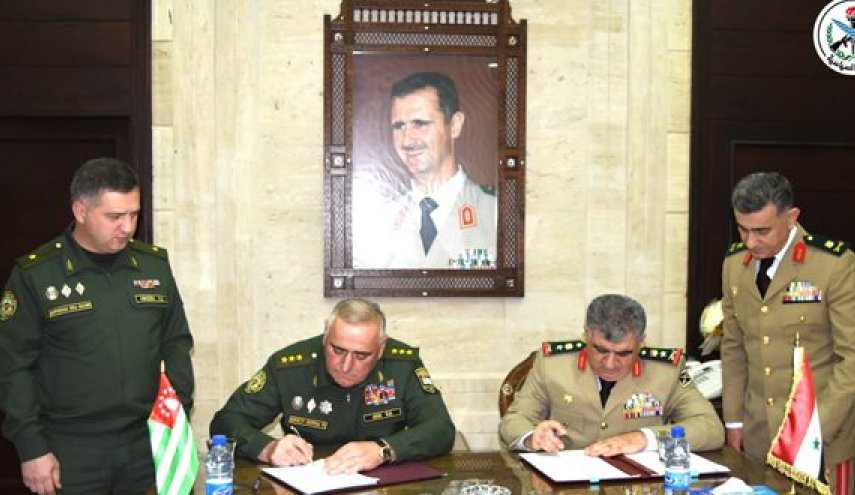 وزيرا الدفاع السوري والأبخازي يوقعان اتفاقية تعاون مشترك