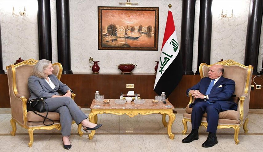 وزير خارجية العراق يلتقي السفيرة الأمريكية.. وهذا ما دار بينهما