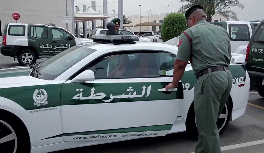 شرطة دبي تلقي القبض على شقيقين إفريقيين مطلوبين لدى الإنتربول