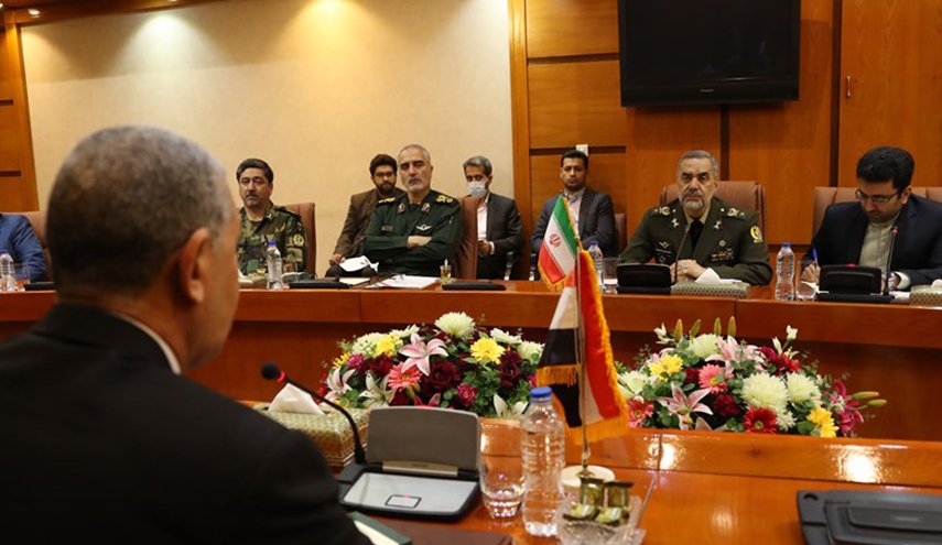 وزير الدفاع الإيراني: صناعاتنا العسكرية يمكن أن تكون فعالة في توفير الأمن للعراق