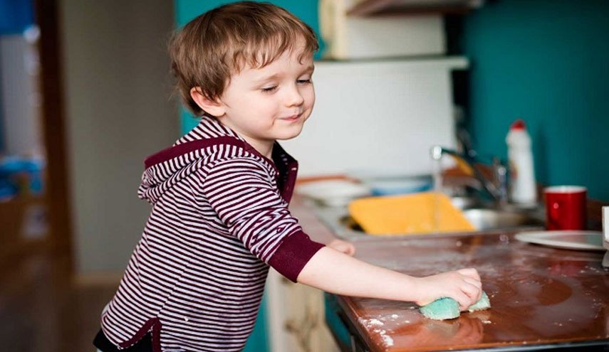  مشاركة الأطفال في الأعمال المنزلية قد يجعلهم أكثر ذكاء