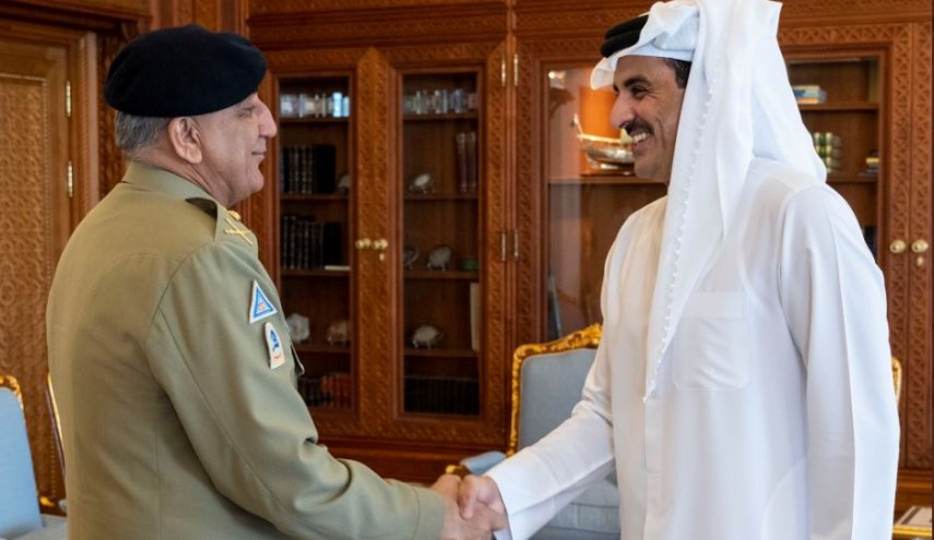 أمير قطر  وقائد جيش باكستان يناقشان العلاقات الثنائية وسبل تعزيزها
