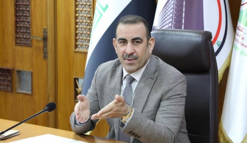 وزير التخطيط العراقي: نظام الرواتب وضع بعض الموظفين تحت خط الفقر