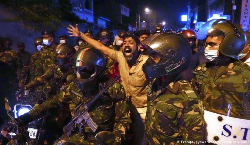 زخمی شدن بیش از 100 نفر در جریان اعتراضات سریلانکا