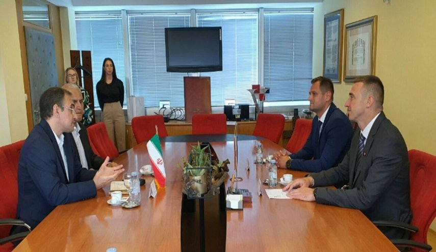 إيران وكرواتيا تعتزمان التعاون في ابحاث وإنتاج الأدوية العضوية