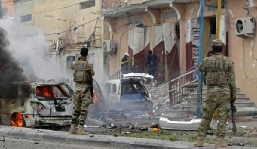 الصومال.. مقتل وإصابة العشرات في تفجير انتحاري في مقديشو