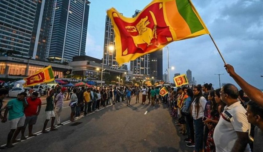 تواصل التظاهرات في سريلانكا رغم فرار الرئيس