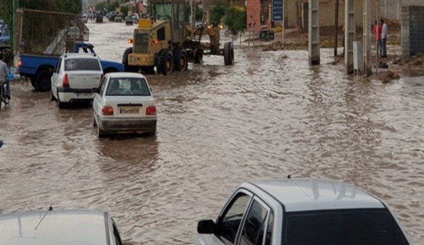 السيول تغمر 8 مدن و 35 قرية جنوب شرق ايران