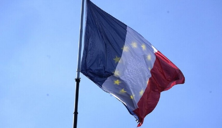 فرنسا تجمد أصولا روسية تزيد قيمتها عن مليار يورو
