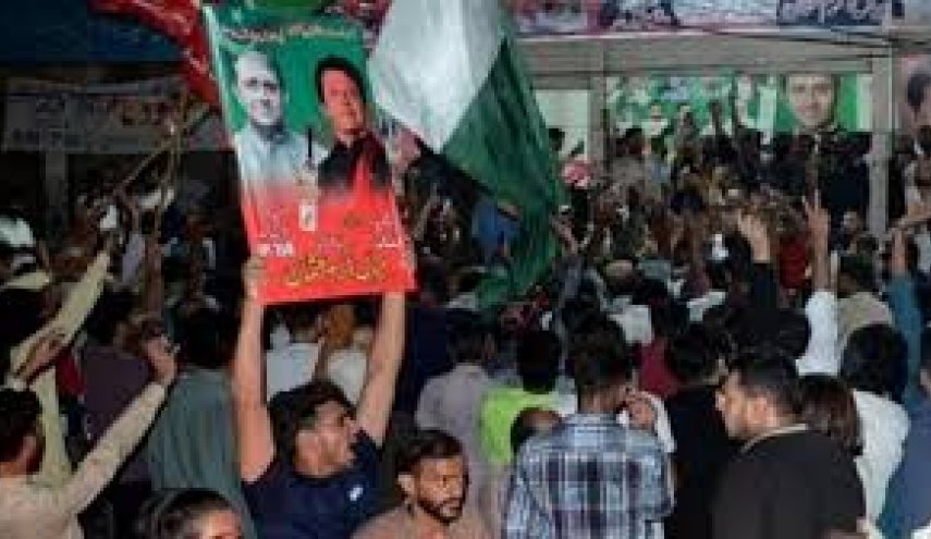 لجنة الانتخابات بباكستان تتهم حزب 