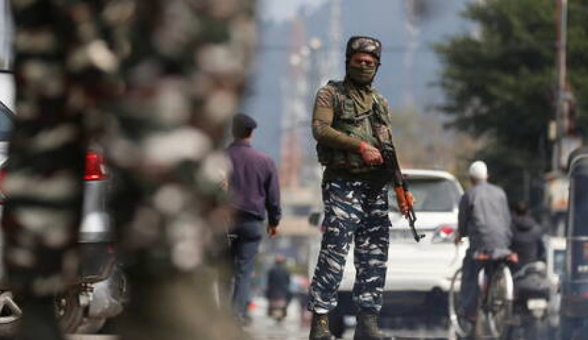 مقتل 3 جنود بهجوم مسلح على معسكر للجيش الهندي في كشمير