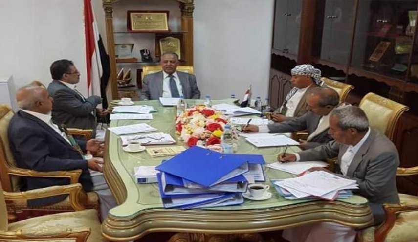 مجلس النواب اليمني يحذر من التحركات الأمريكية الفرنسية المريبة في المدن المحتلة 