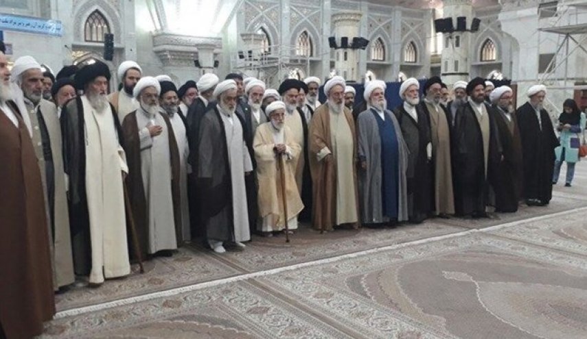 اعضاء مجلس خبراء القيادة يجددون العهد مع اهداف مفجر الثورة الإسلامية