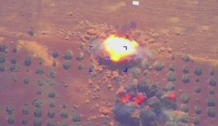 ضربات جوية سورية روسية مشتركة تدك مقرات تدريب الإرهابيين في إدلب