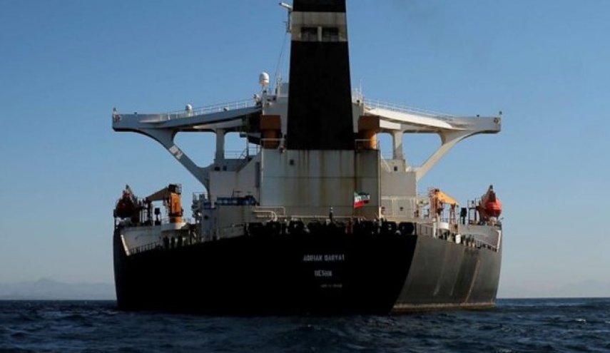 ناقلات نفط إيرانية تفرغ حمولتها في ميناء فنزويلا الرئيسي
