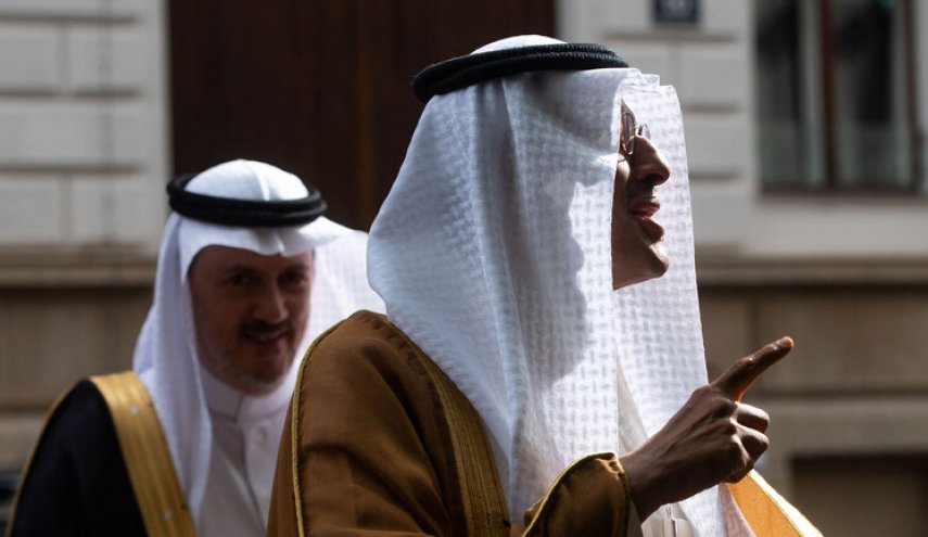 وزير الطاقة السعودي يرد على سؤال بشأن العلاقات مع اميركا بعد خفض إنتاج النفط