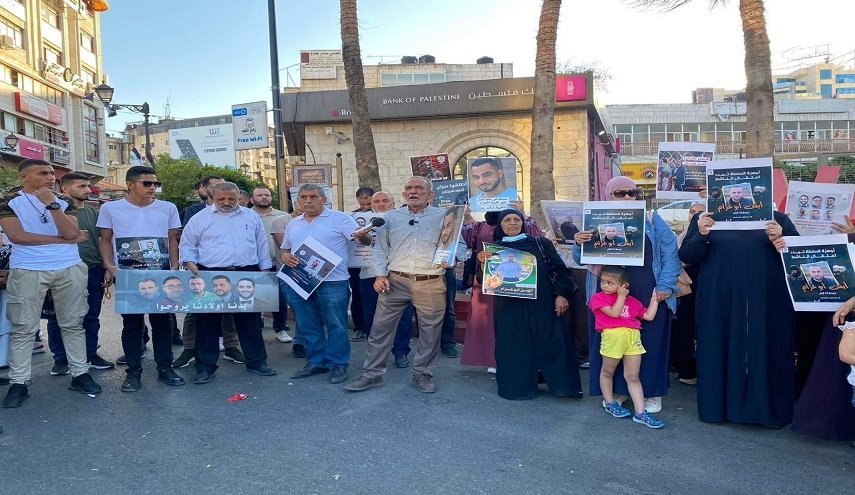دعوات لوقفة تضامنية مع المعتقلين السياسيين في 'رام الله' غدا