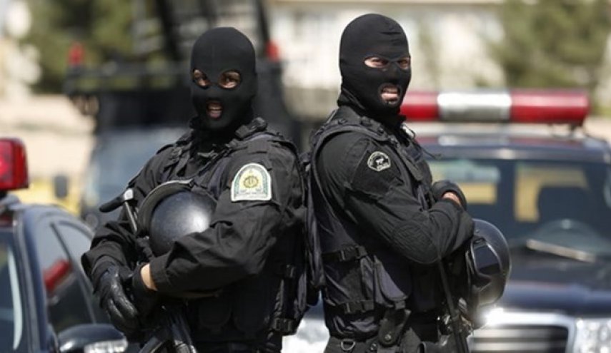 تفكيك عصابة دولية لتهريب الأسلحة في خوزستان
