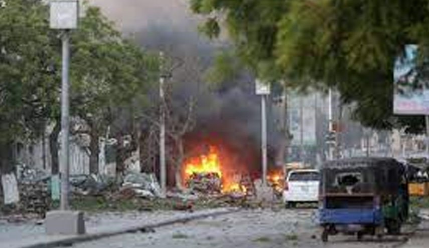 انفجار خودروی بمب‌گذاری شده و تیراندازی در سومالی