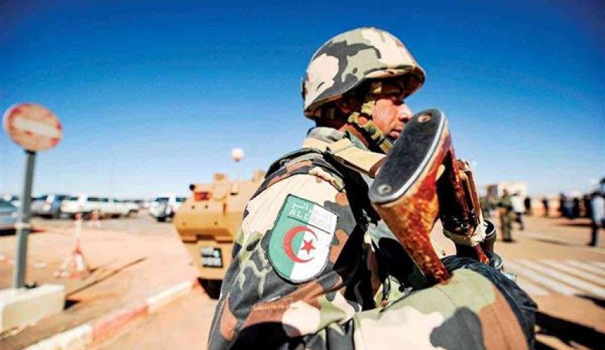 الجيش الجزائري يعلن القبض على 8 عناصر إرهابية