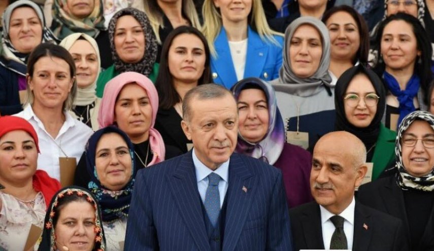 پافشاری اردوغان بر برگزاری همه‌پرسی درباره حجاب